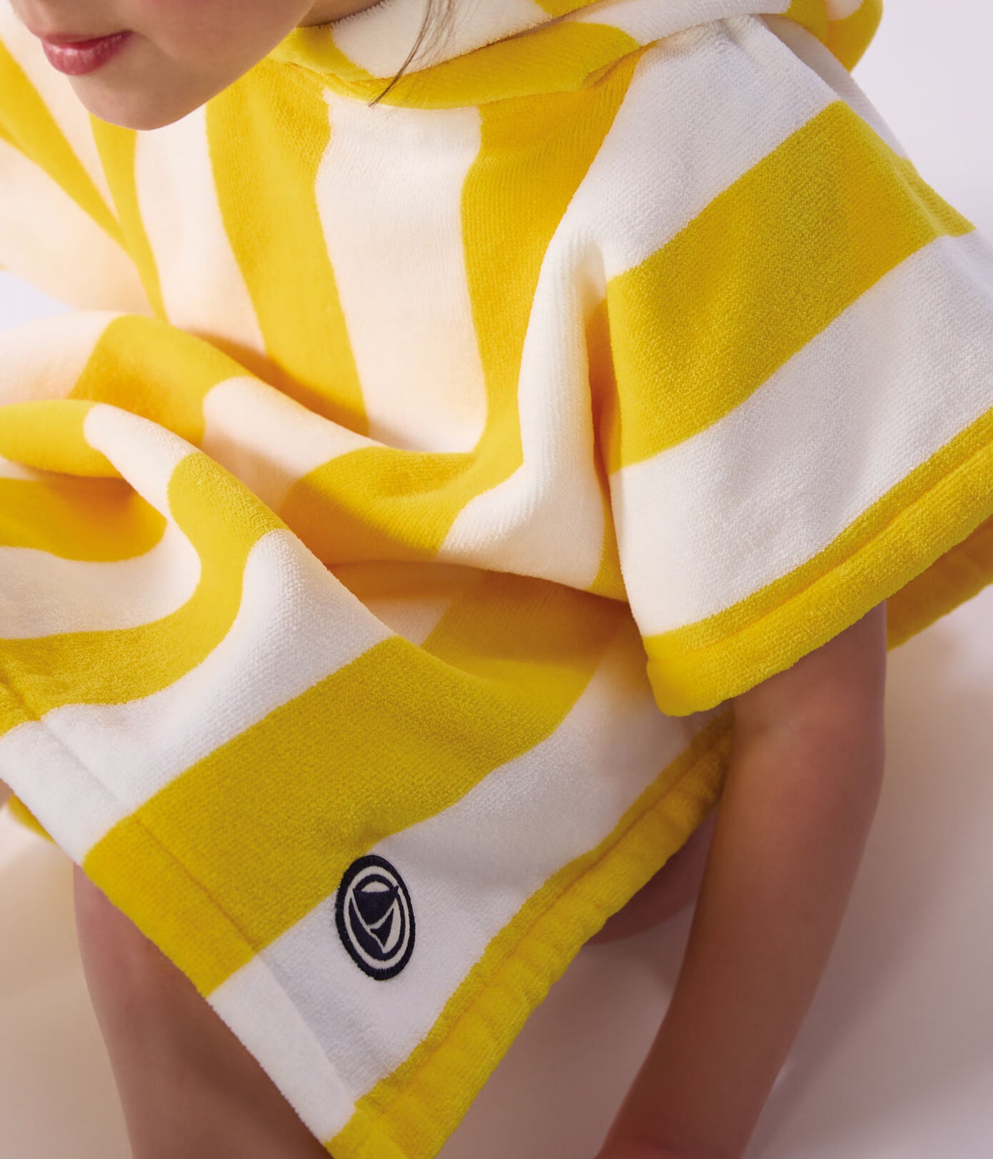 Petit Bateau - Poncho de bain enfant en coton éponge à rayures