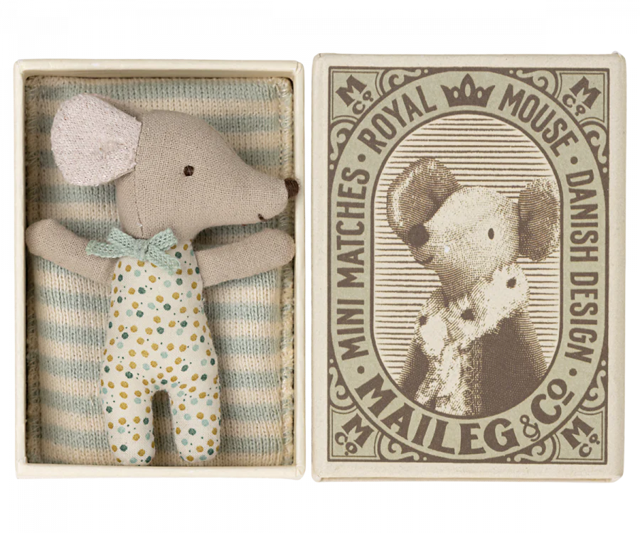 Maileg - Sleeping/waking baby mouse in matchbox