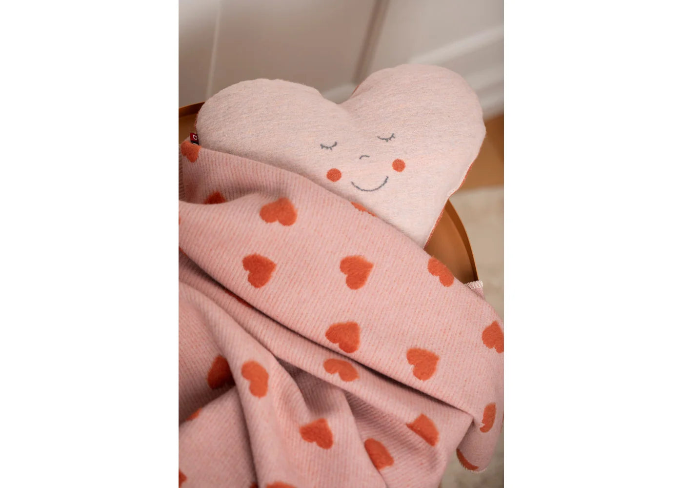 David Fussenegger - Baby Carla Pink Blanket: Hearts Allover
