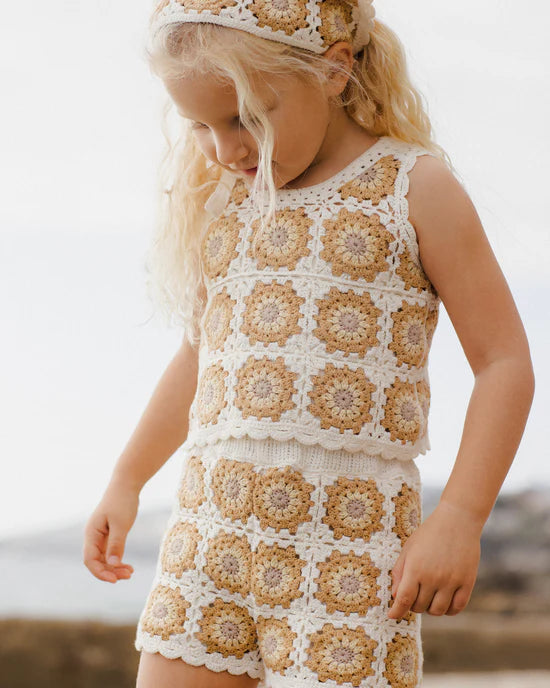 Rylee + Cru - Ens. Crochet Daisy