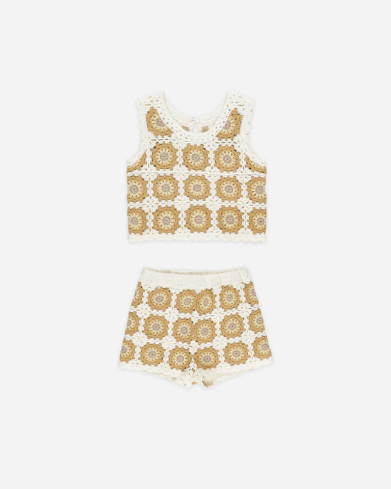 Rylee + Cru - Ens. Crochet Daisy
