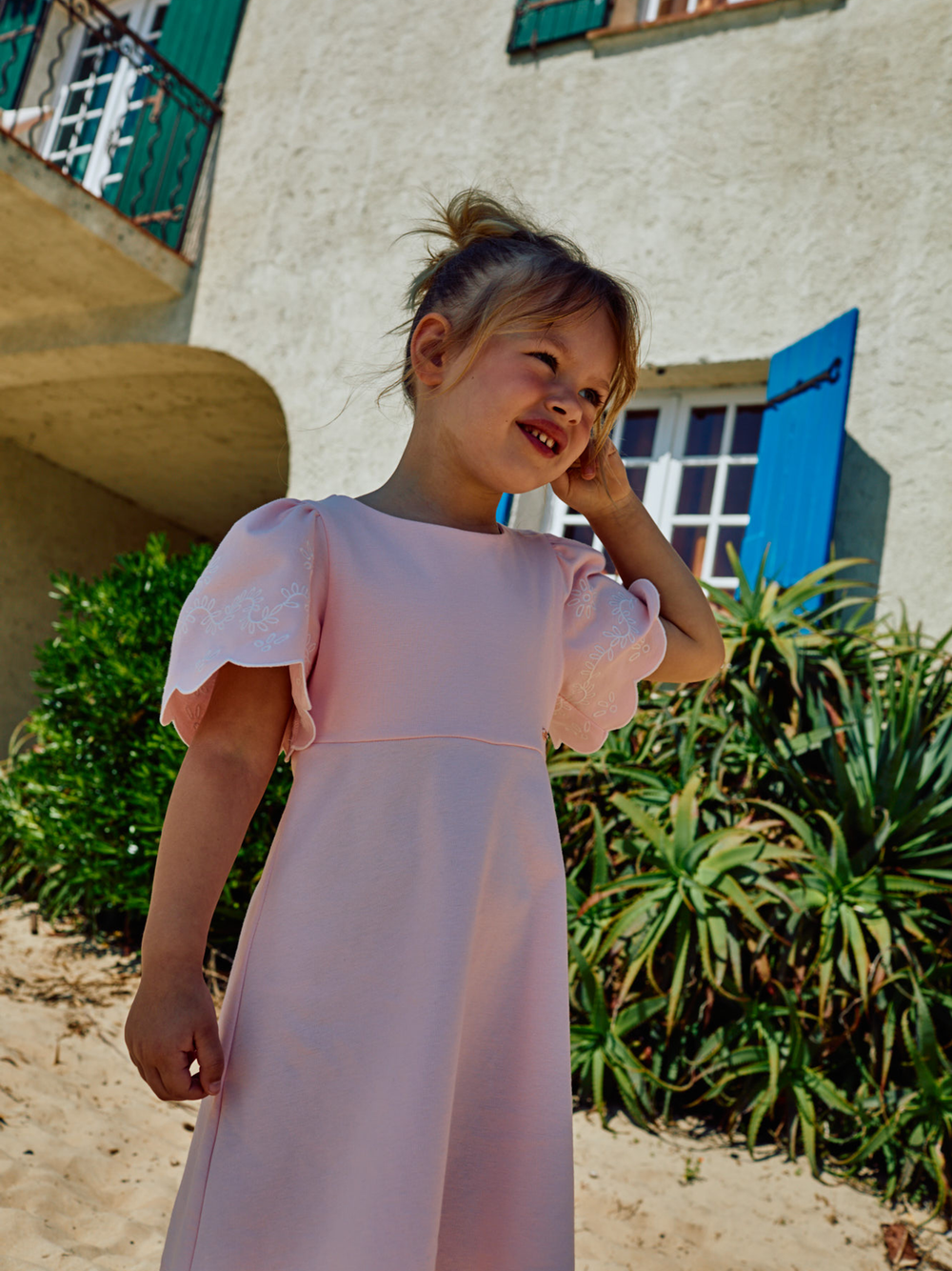 Patachou - Elegant pink dress with embroidered sleeves
