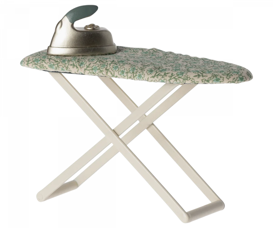 Maileg - Iron and ironing board set