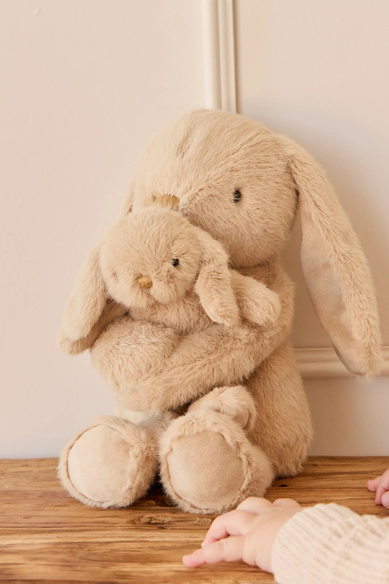 Snuggle Bunnies - Peluche Frankie le lapin câlin et son bébé - Caramel