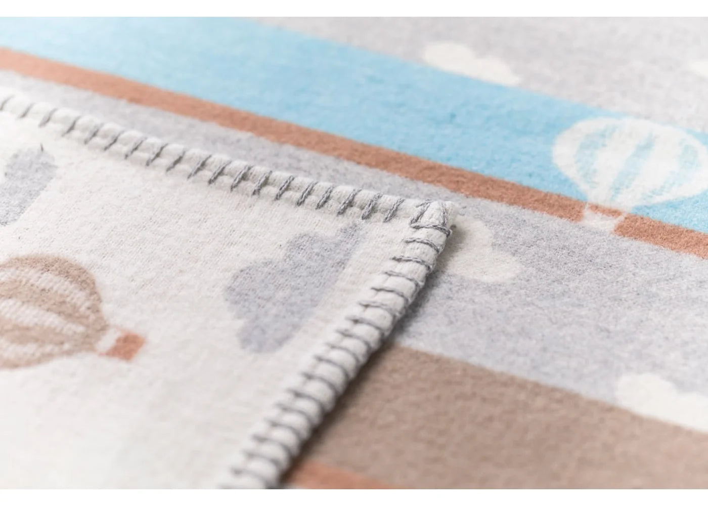 David Fussenegger - Couverture Lena montgolfière