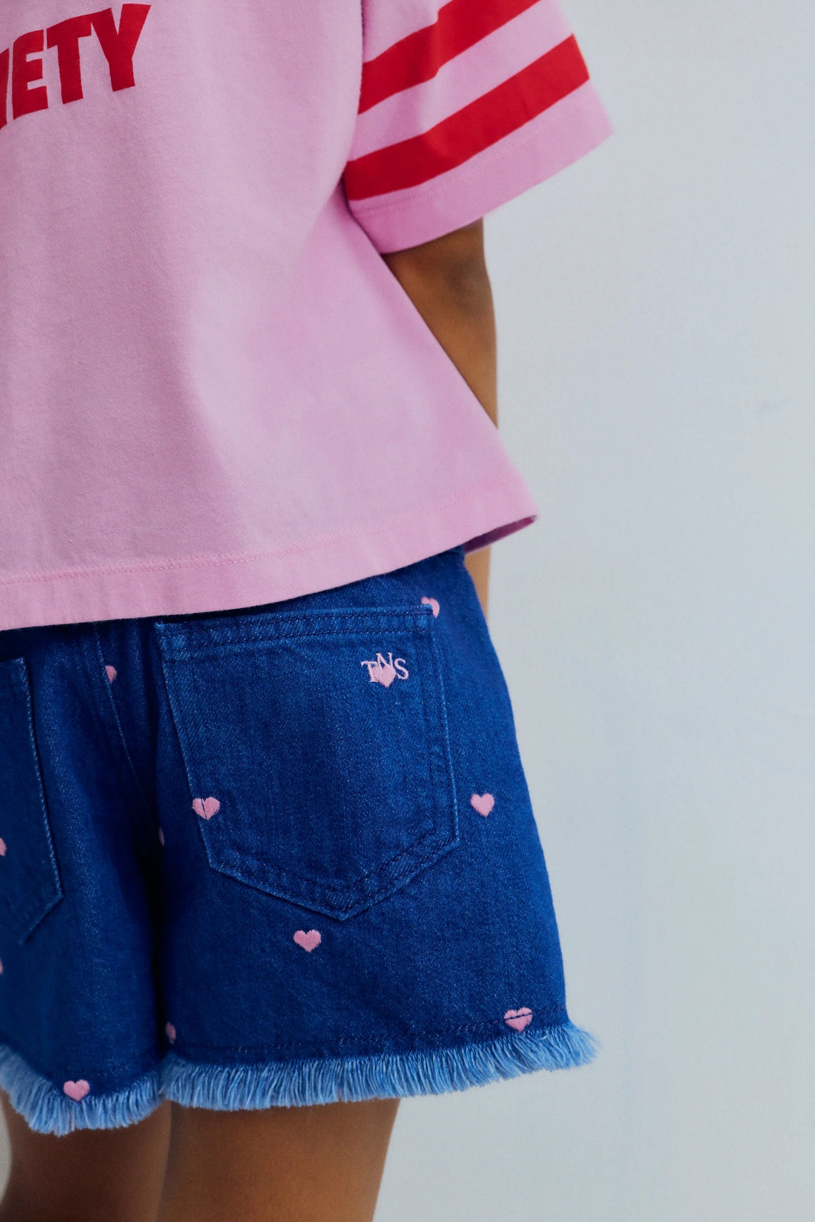 The New Society - Short Lys