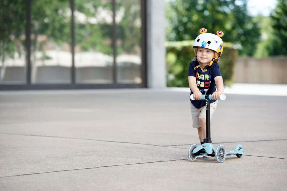 Micro - Mini 2 Grow Deluxe Magic LED Scooter