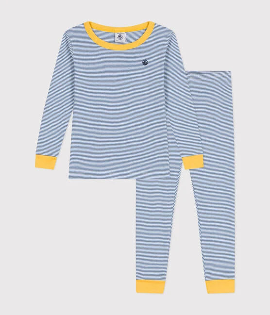 Un ensemble pyjama long, avec poignets et chevilles élastiques jaune et le corps rayé bleu et blanc.
