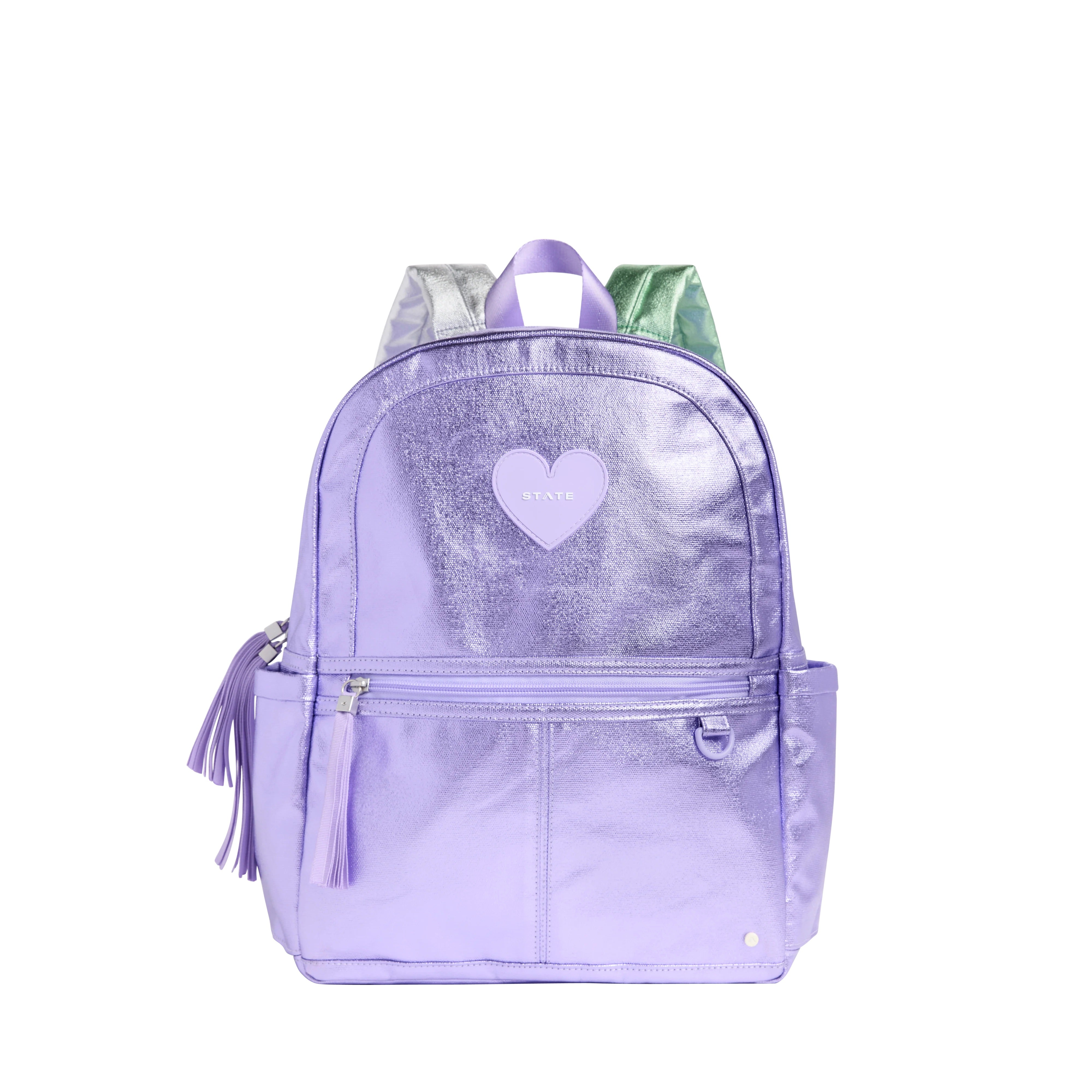 Un sac à dos violet métallique avec un coeur sur le devant.
