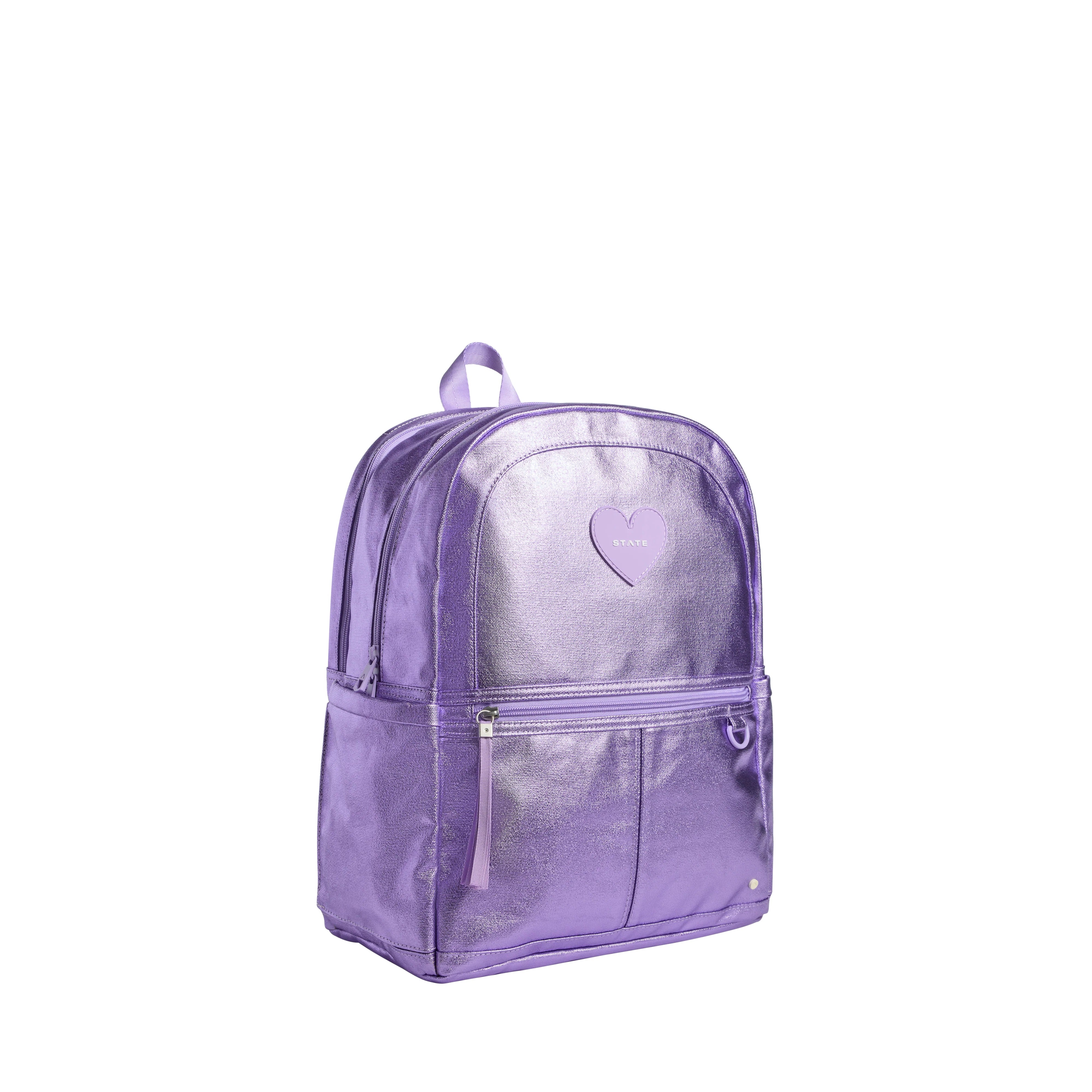 Un sac à dos violet métallique avec un coeur sur le devant.