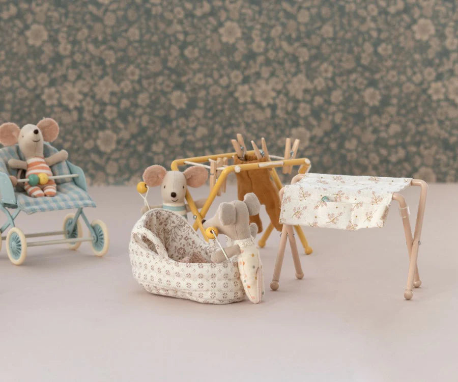 Maileg - Changing table for baby mouse