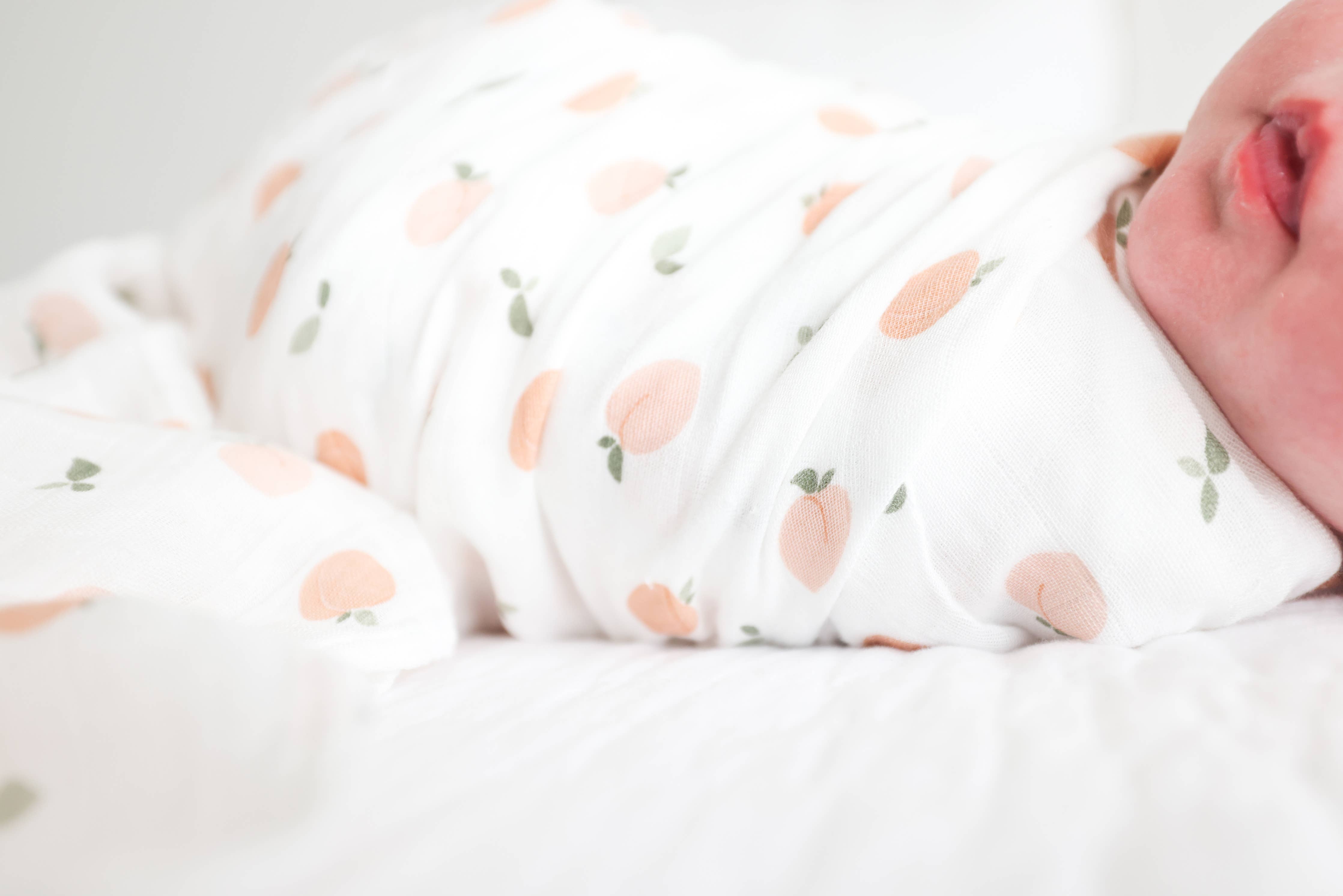 Lulujo - Muslin Cotton Swaddle Blanket - Peaches