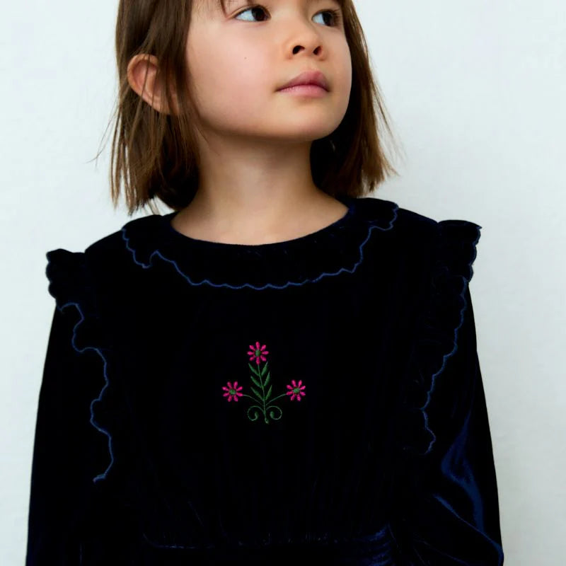 The New Society - Robe Abril