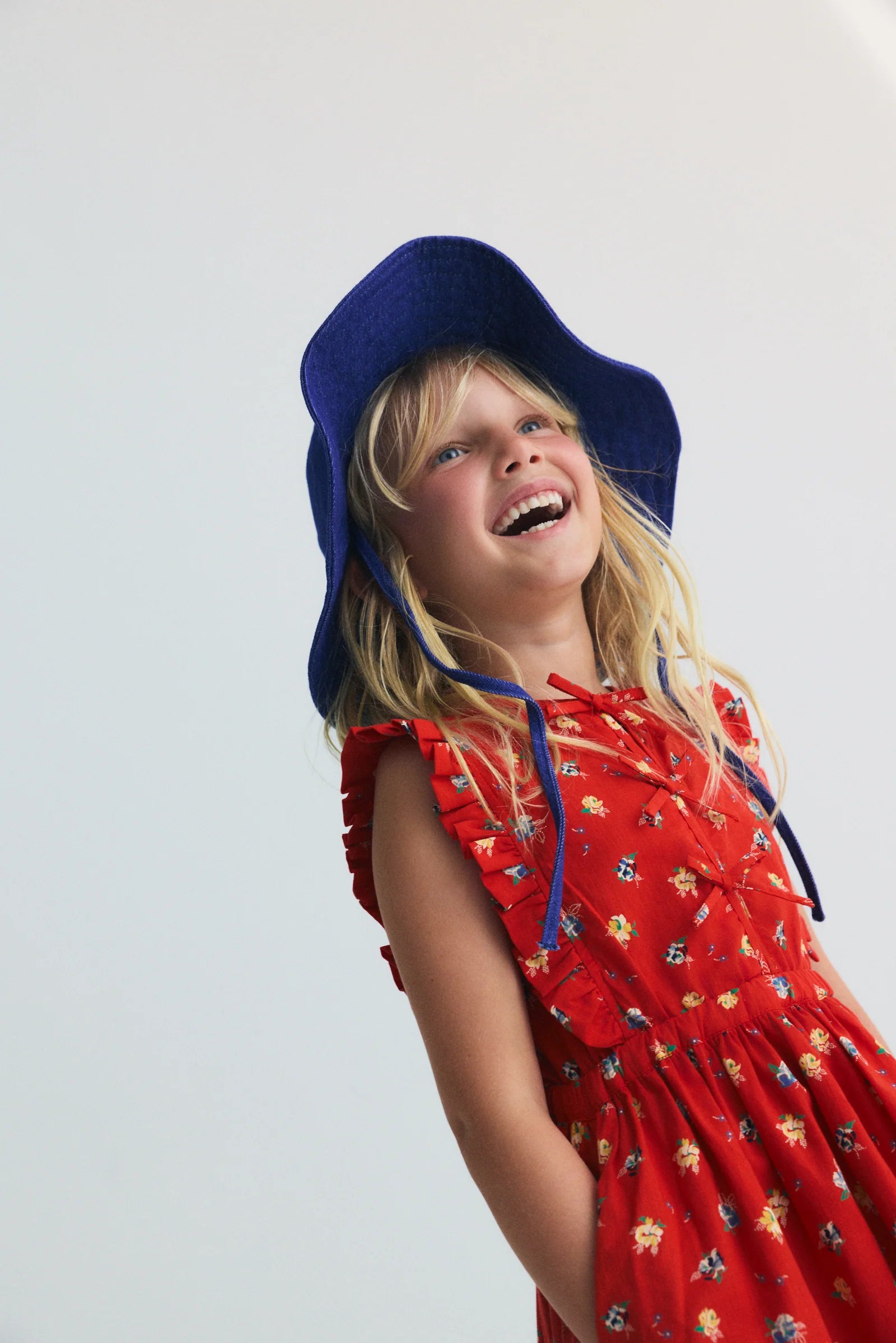 The New Society - Robe Amapola