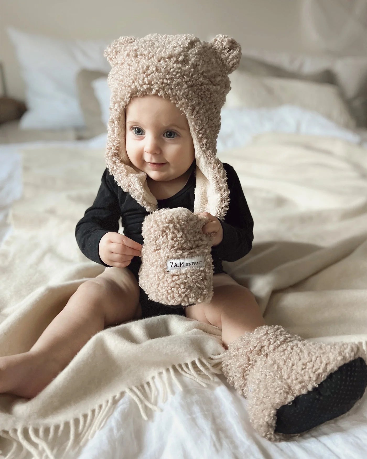 7 AM - Baby Booties - Teddy