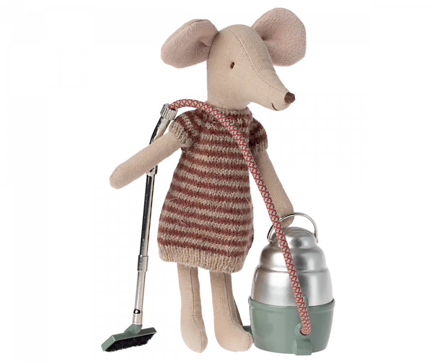 Maileg - Mouse sweeper