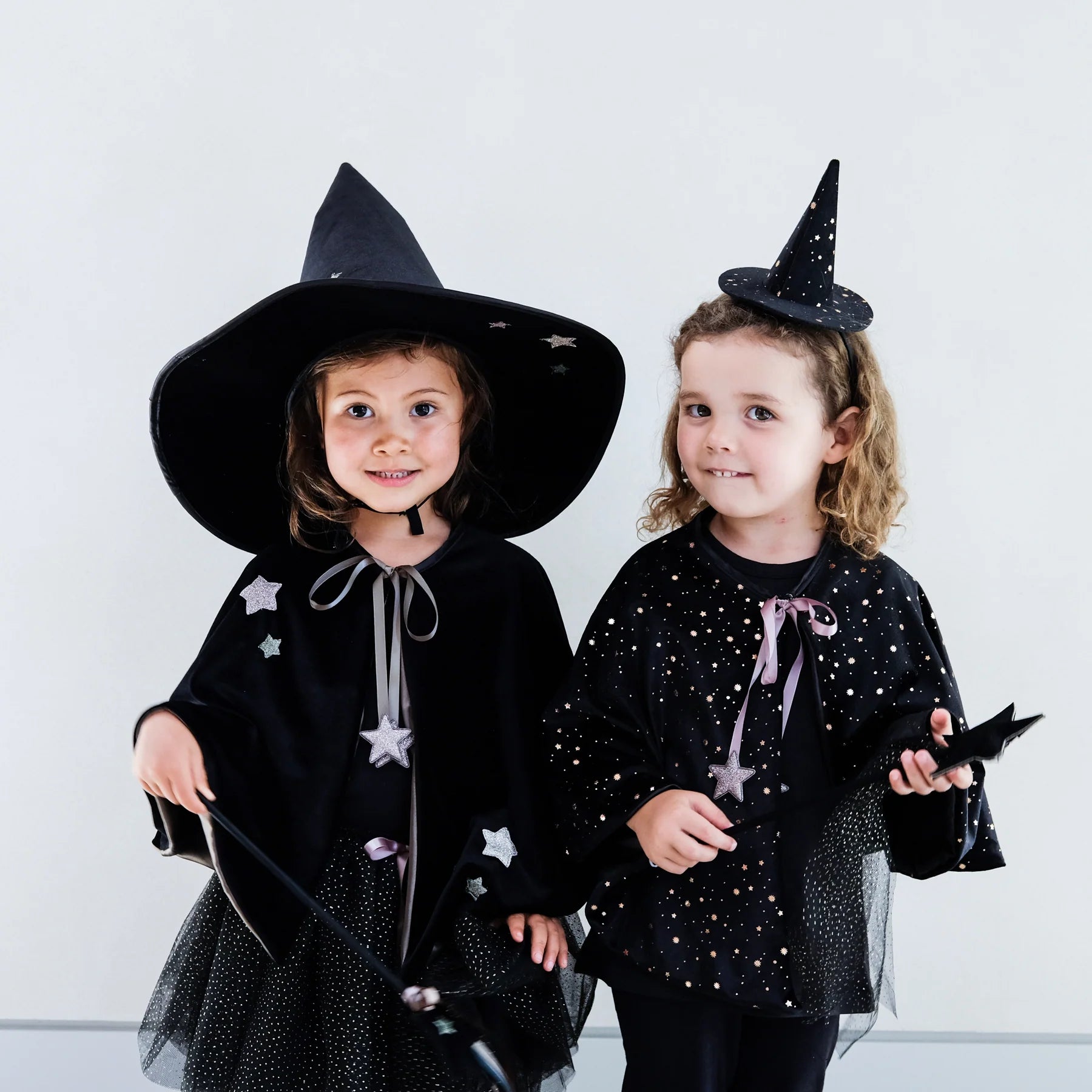 Mimi & Lula - Witch Gertrude's cape