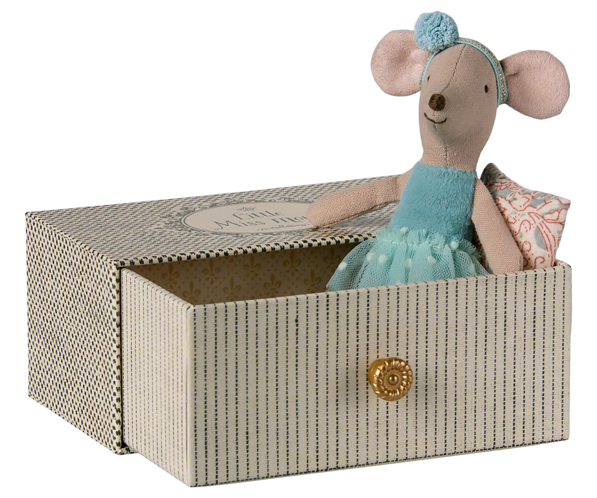 Maileg - Souris dansante dans un lit, petite sœur