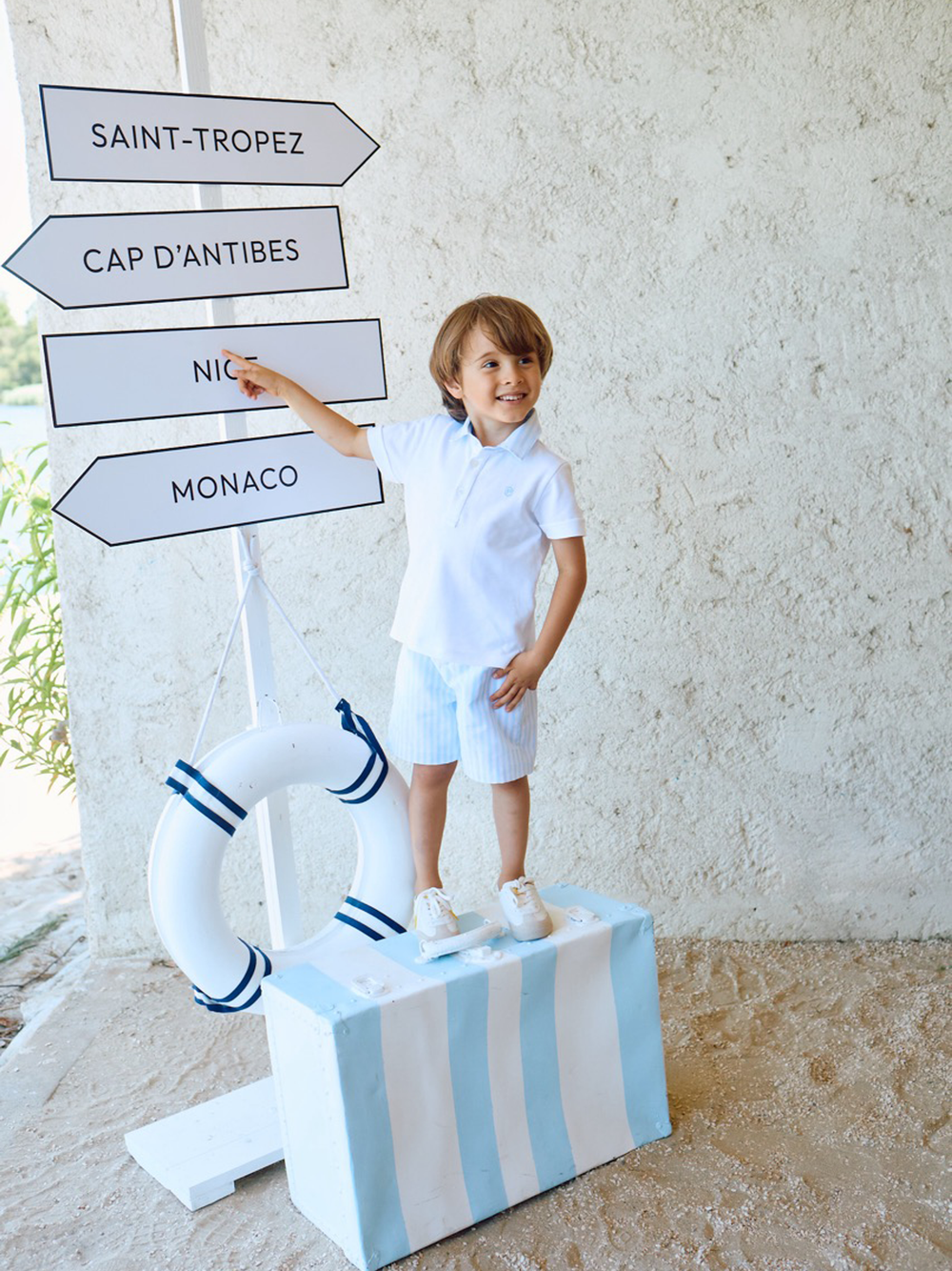 Patachou - Elegant white set with polo and striped shorts