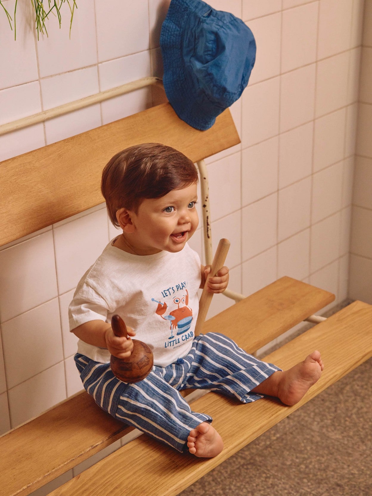 Laranjinha - "Let's play little crab" T-shirt