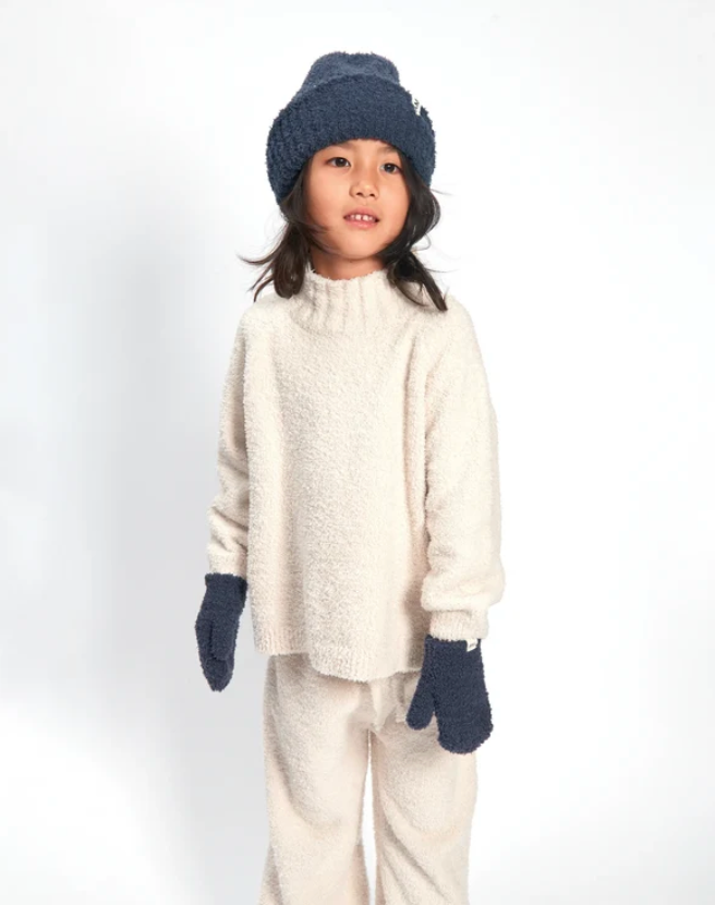 7 AM - Fuzzy Mittens